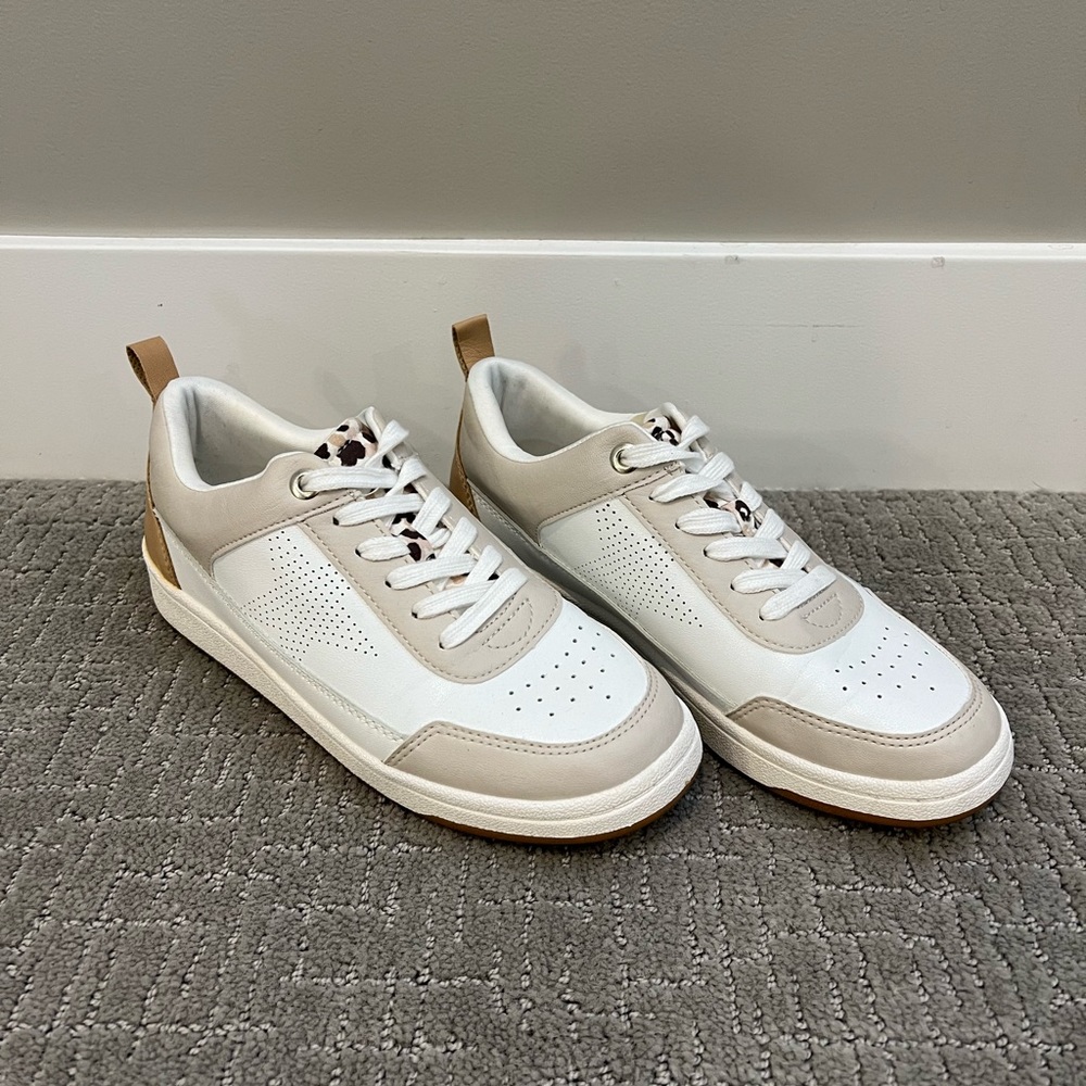 Universal Thread Leopard Shoe